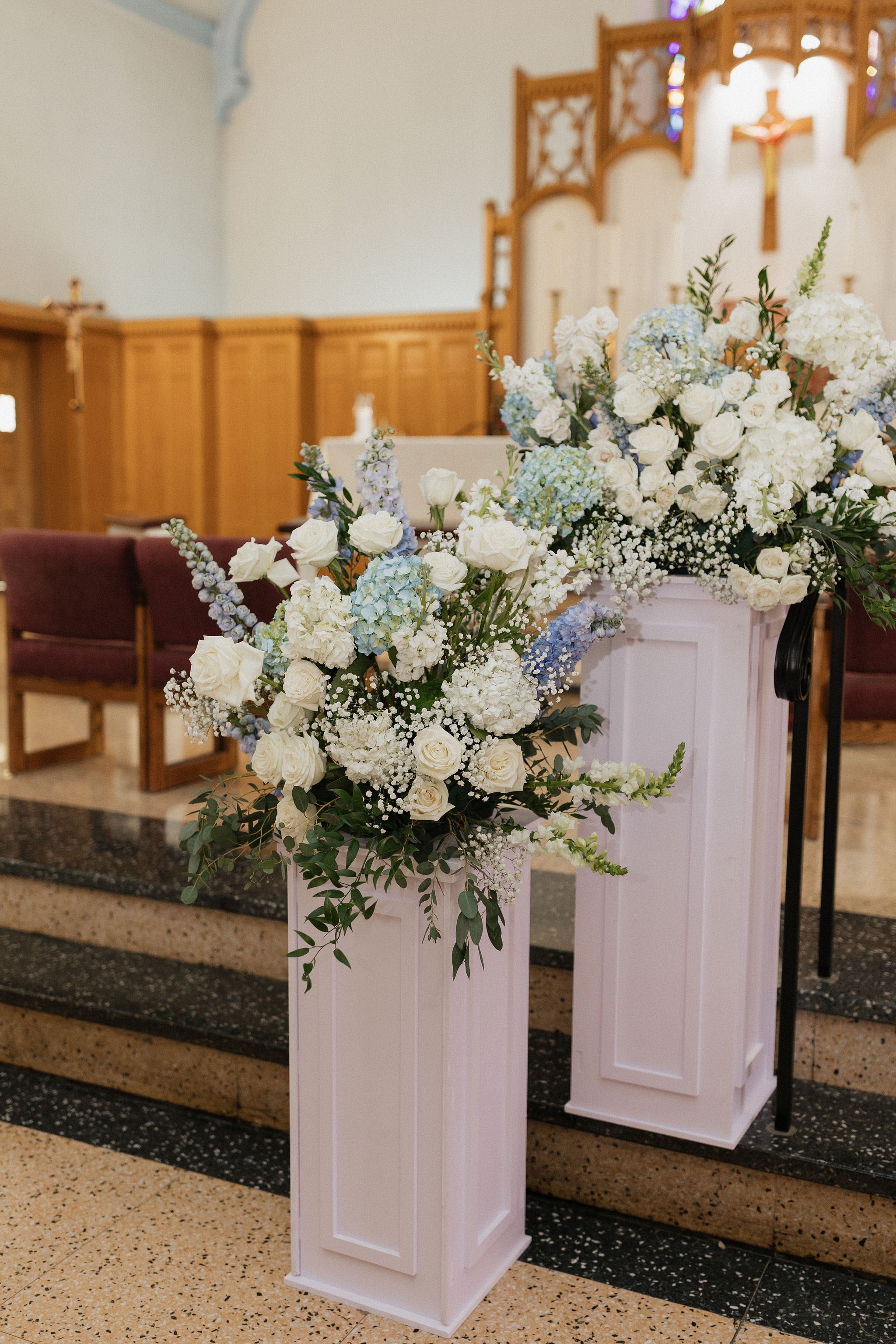 wedding flowers by frase flowers and assisted by B's Flowers LLC at the Stering, Akron, NY, Scottiebe photo