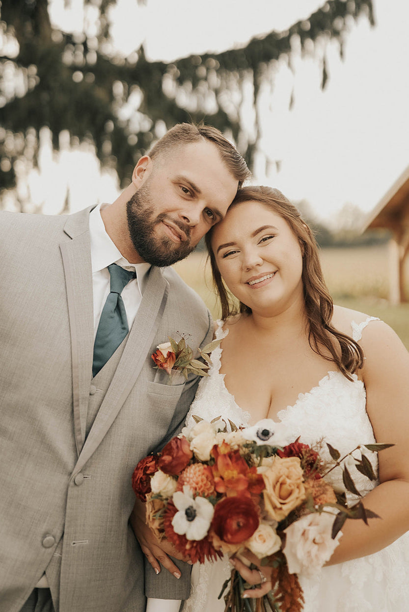 fall wedding flowers at grandpas barn alexander ny morgan catherine photography, b's flowers, buffalo ny